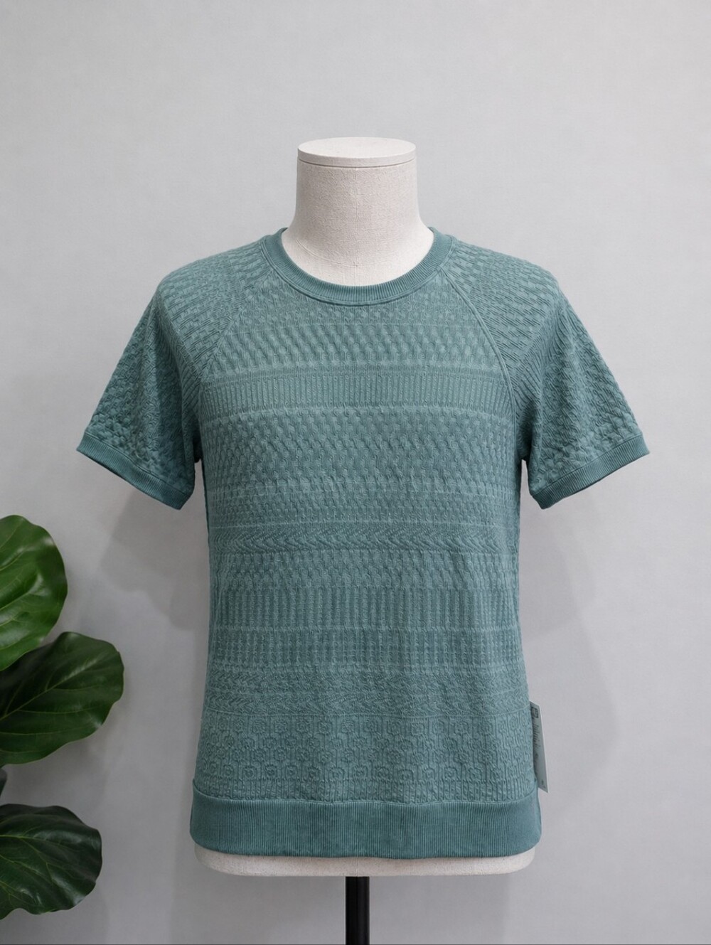 NWT Lululemon Women’s Knit Short Sleeve Top in Light Teal